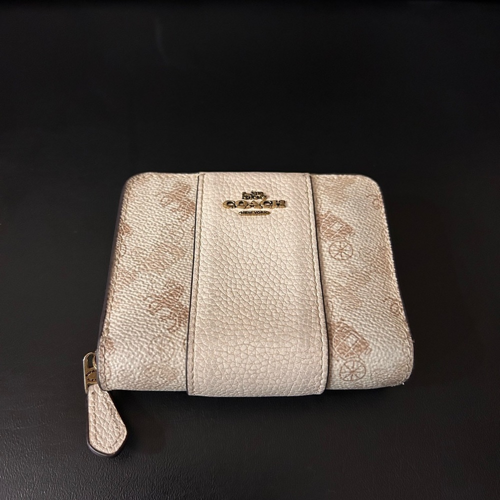Coach Billfold Wallet with Horse and Carriage Print beige and brown zipper